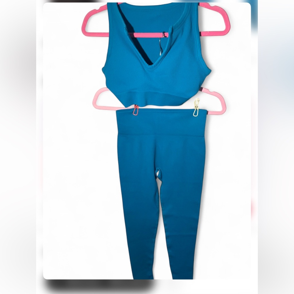 BRAND NEW beautiful two piece workout or activewear set - Picture 2 of 5
